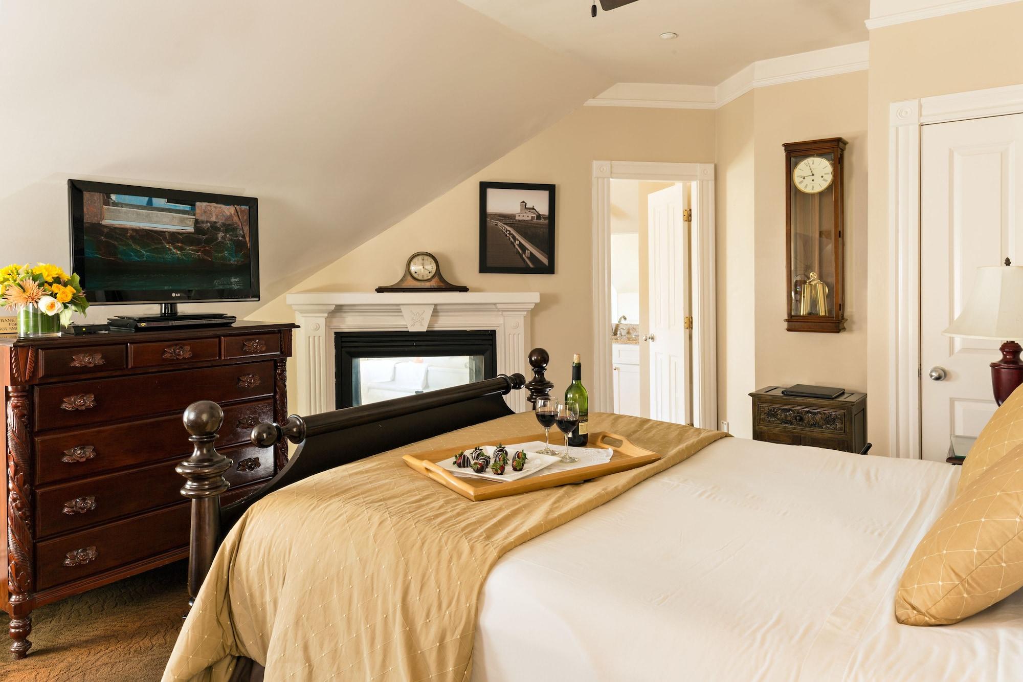 Crowne Pointe Historic Inn Adults Only Провинстаун Экстерьер фото