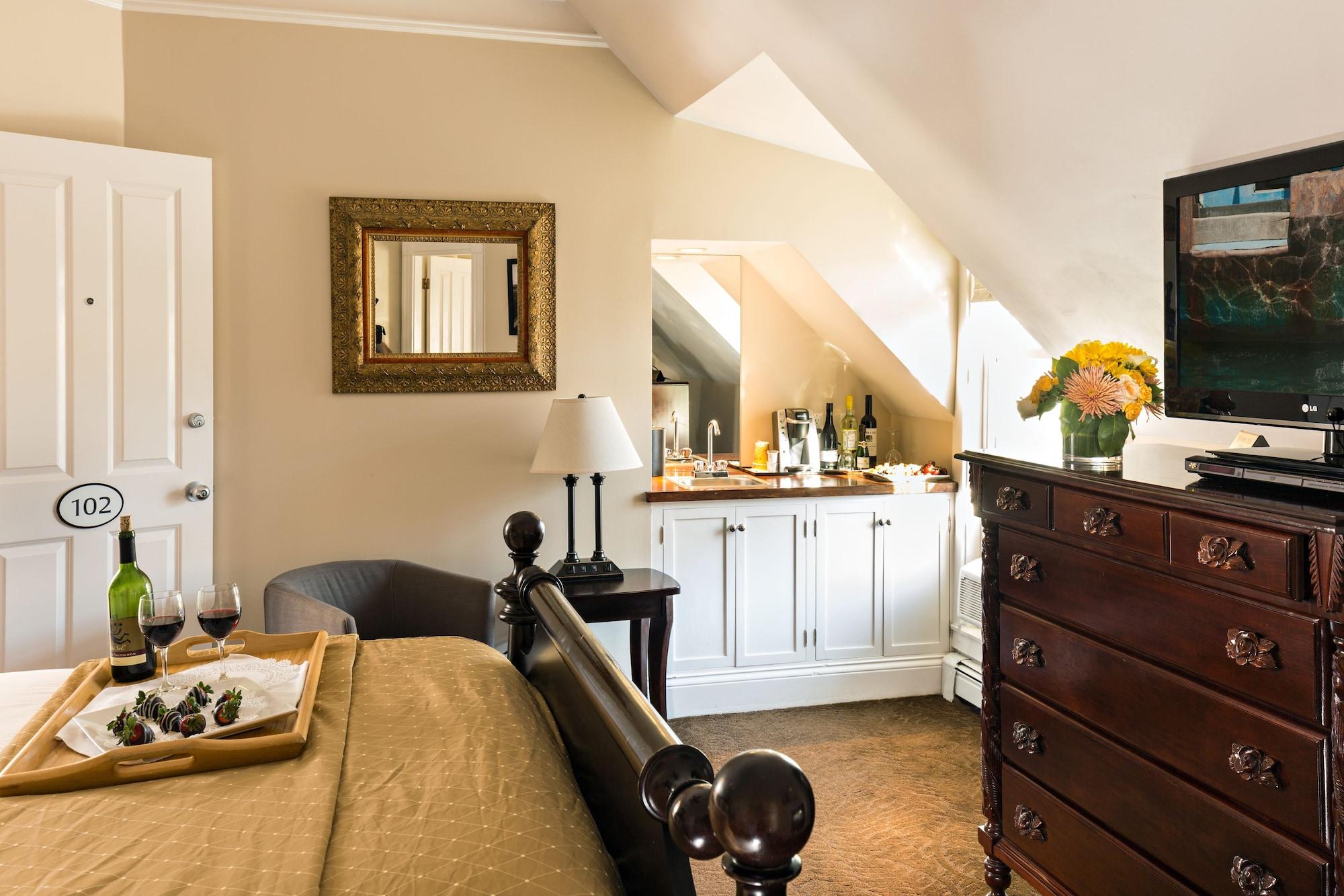 Crowne Pointe Historic Inn Adults Only Провинстаун Экстерьер фото