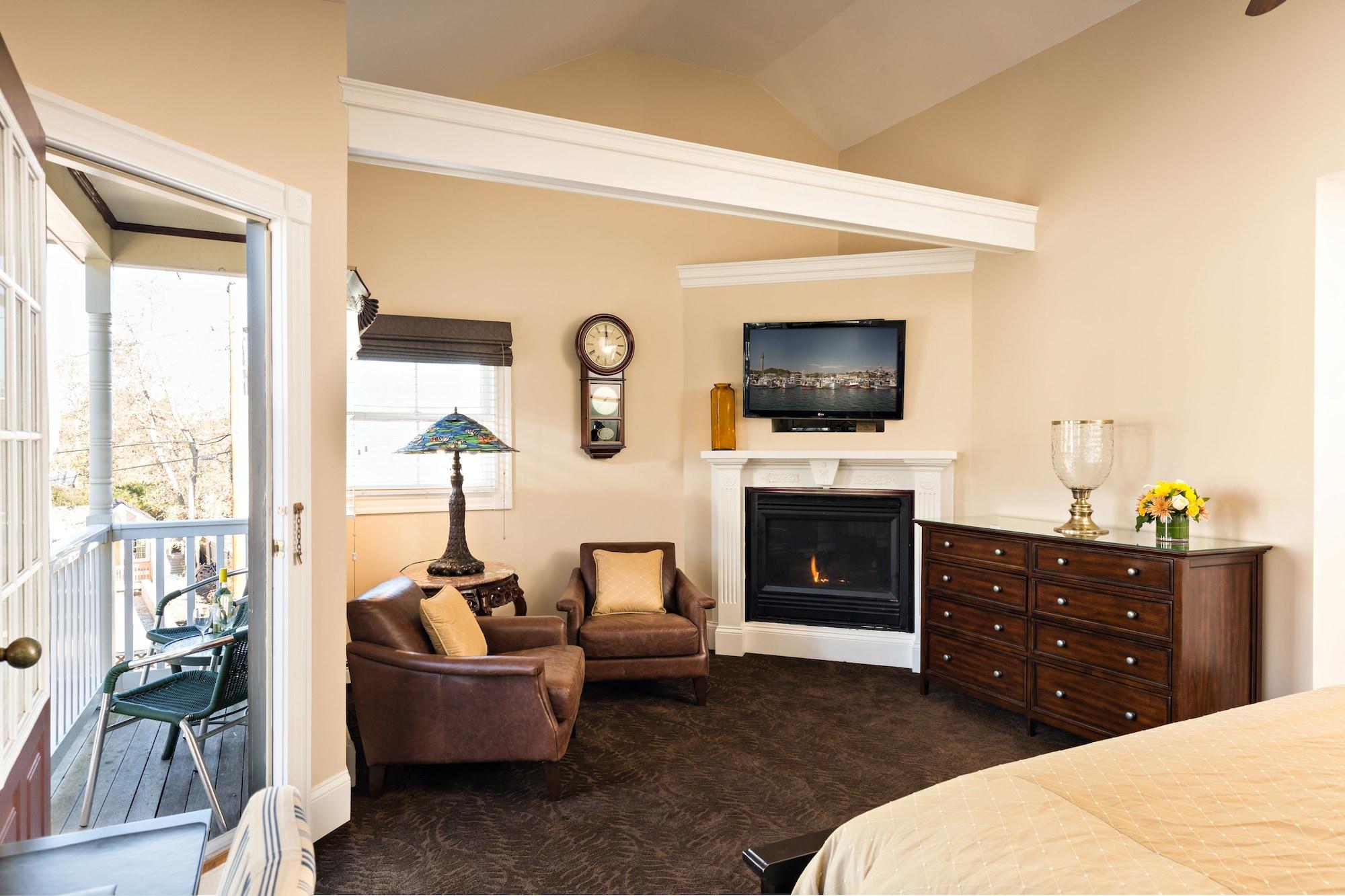 Crowne Pointe Historic Inn Adults Only Провинстаун Экстерьер фото