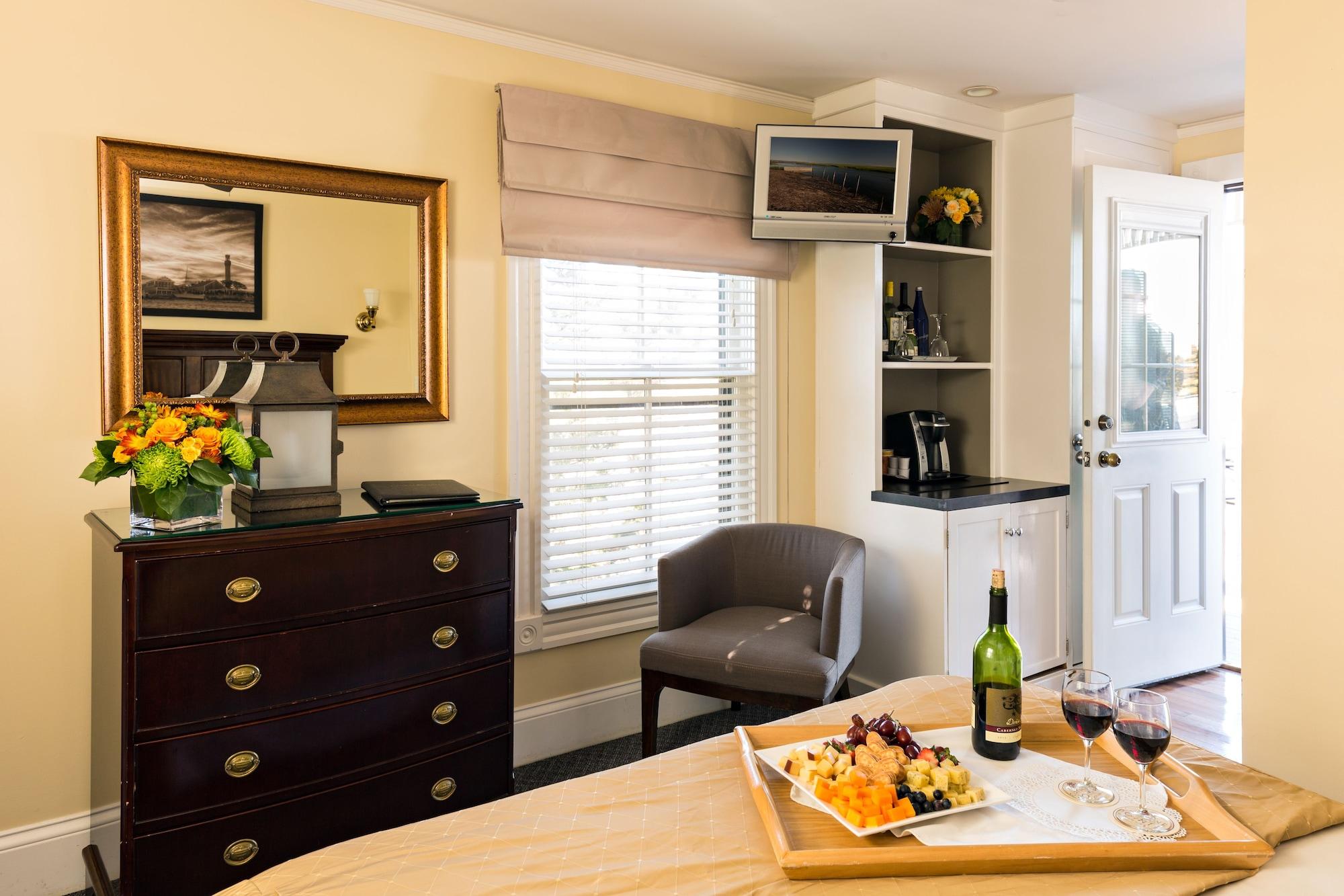 Crowne Pointe Historic Inn Adults Only Провинстаун Экстерьер фото