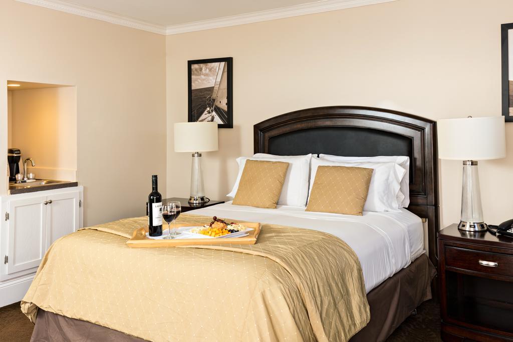 Crowne Pointe Historic Inn Adults Only Провинстаун Экстерьер фото