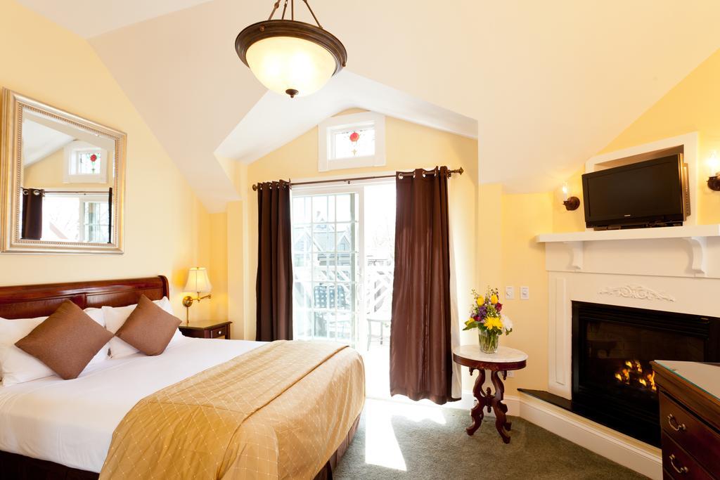 Crowne Pointe Historic Inn Adults Only Провинстаун Экстерьер фото